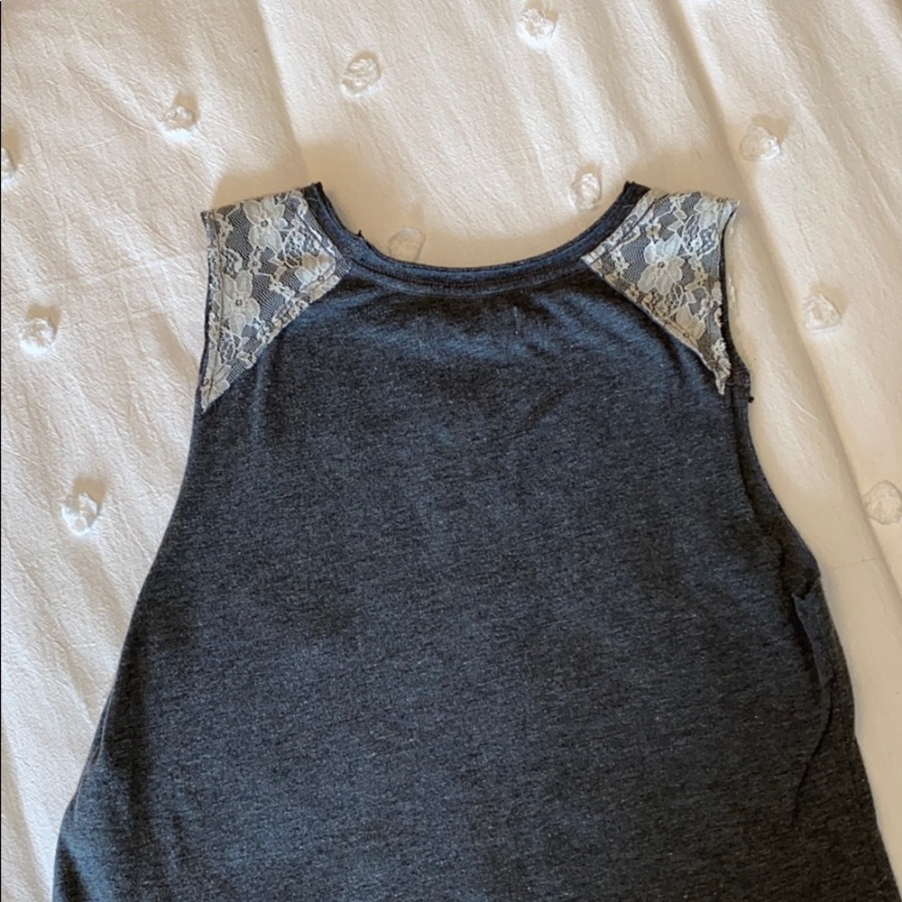 Hollister Tank I’m leaving you for LA - Picture 4 of 5